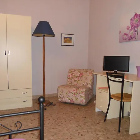 Piccadilly House فندق مبيت وإفطار كاتانيا